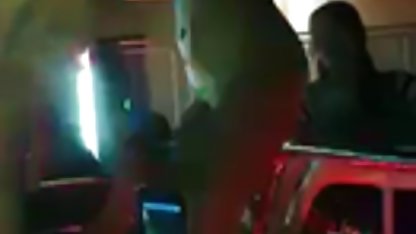 Aku bokep jepang meguri Coklat Crawford di bar, pertolongan pertama